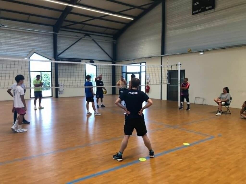Formation des entraîneurs : une journée d’échanges et de perfectionnement à Bélus